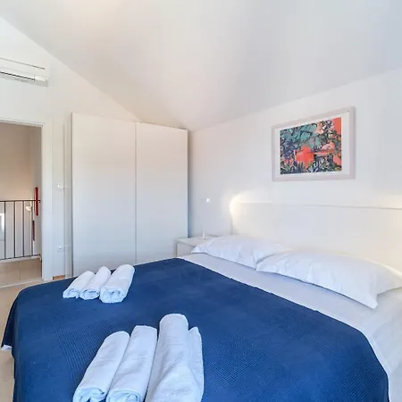 Dom wakacyjny Holiday Mila - Private Pool Milna (Brac)