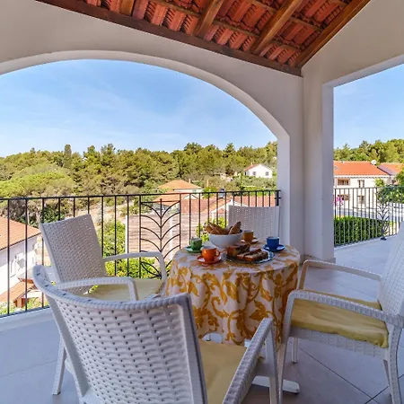 Dom wakacyjny Holiday Mila - Private Pool Milna (Brac)