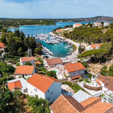 Dom wakacyjny Holiday Mila - Private Pool Milna (Brac)
