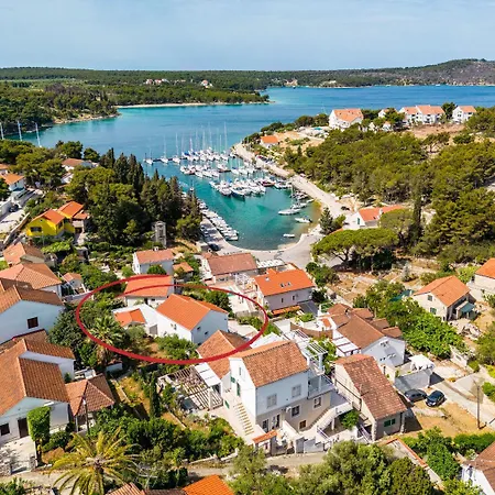 Dom wakacyjny Holiday Mila - Private Pool Milna (Brac)